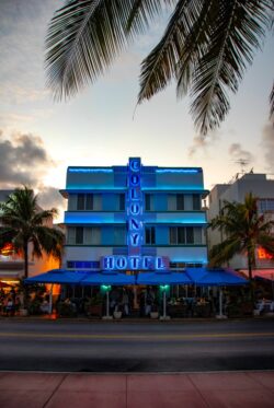 Colony Hotel - Ocean Drive